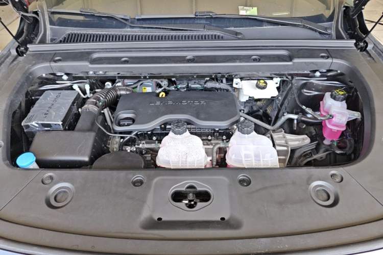 Used Leapmotor C16 2026 Extended-Range 280 LiDAR Zhizun Edition 6 Seats Engine Bay