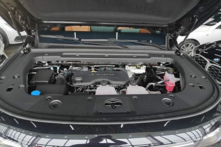Used Leapmotor C16 2026 Extended-Range 280 LiDAR Zhizun Edition 6 Seats Engine Bay