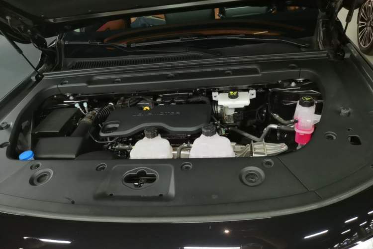 Used Leapmotor C16 2026 Extended-Range 280 LiDAR Zhizun Edition 6 Seats Engine Bay