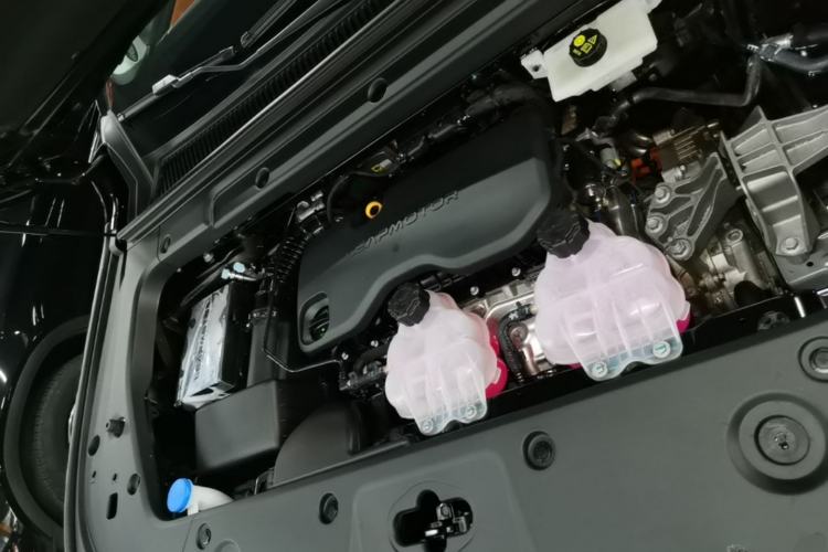 Used Leapmotor C16 2026 Extended-Range 280 LiDAR Zhizun Edition 6 Seats Engine Bay