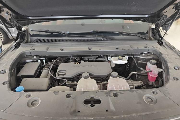 Used Leapmotor C16 2026 Extended-Range 280 LiDAR Zhizun Edition 6 Seats Engine Bay