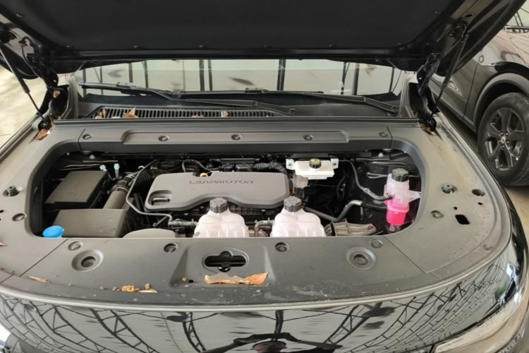 Used Leapmotor C16 2026 Extended-Range 280 LiDAR Zhizun Edition 6 Seats Engine Bay