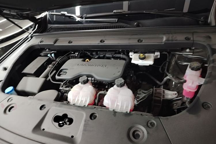 Used Leapmotor C16 2026 Extended-Range 280 LiDAR Zhizun Edition 6 Seats Engine Bay