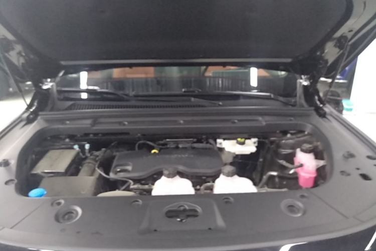 Used Leapmotor C16 2026 Extended-Range 280 LiDAR Zhizun Edition 6 Seats Engine Bay