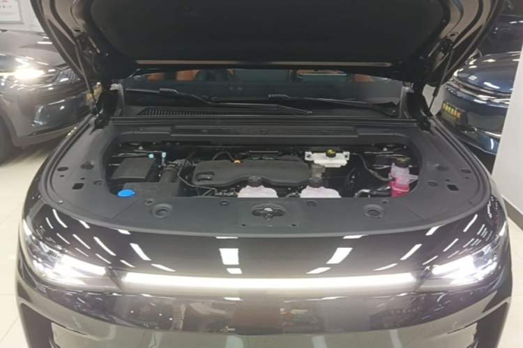 Used Leapmotor C16 2026 Extended-Range 280 LiDAR Zhizun Edition 6 Seats Engine Bay