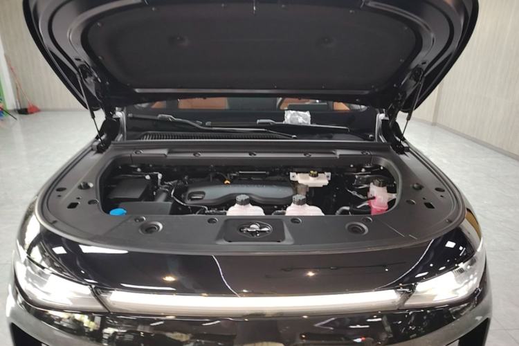 Used Leapmotor C16 2026 Extended-Range 280 LiDAR Zhizun Edition 6 Seats Engine Bay