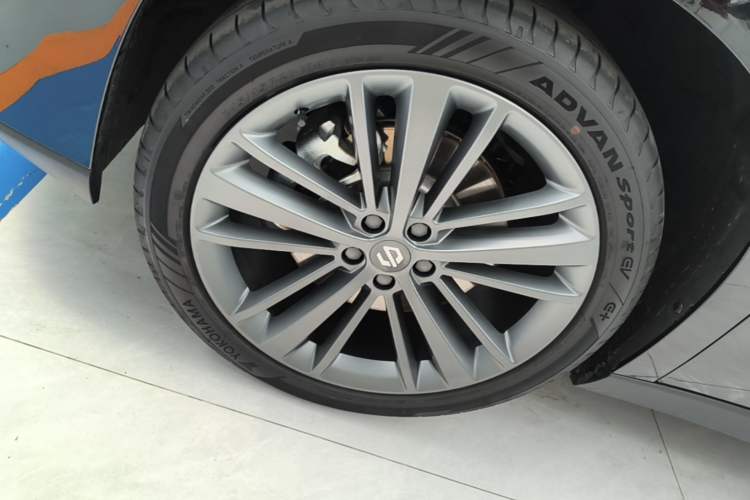 Used Leapmotor C16 2026 Extended-Range 280 LiDAR Zhizun Edition 6 Seats Exterior 4