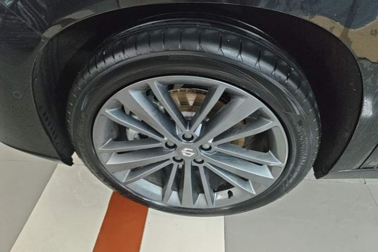 Used Leapmotor C16 2026 Extended-Range 280 LiDAR Zhizun Edition 6 Seats Exterior 4