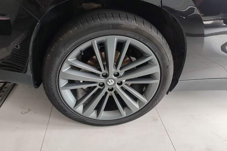 Used Leapmotor C16 2026 Extended-Range 280 LiDAR Zhizun Edition 6 Seats Exterior 5
