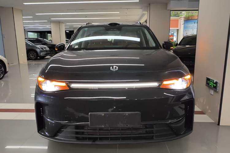 Used Leapmotor C16 2026 Extended-Range 280 LiDAR Zhizun Edition 6 Seats Front