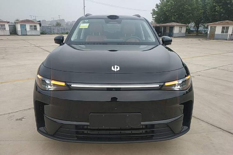 Used Leapmotor C16 2026 Extended-Range 280 LiDAR Zhizun Edition 6 Seats Front