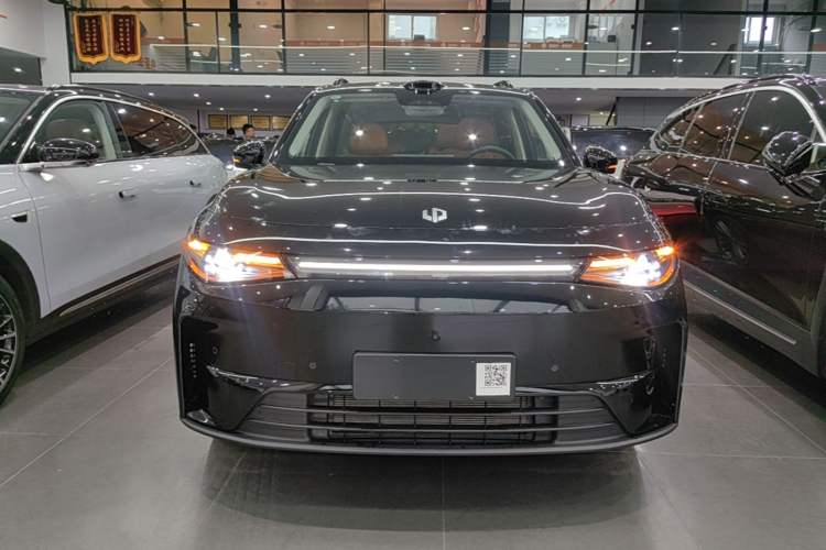 Used Leapmotor C16 2026 Extended-Range 280 LiDAR Zhizun Edition 6 Seats Front