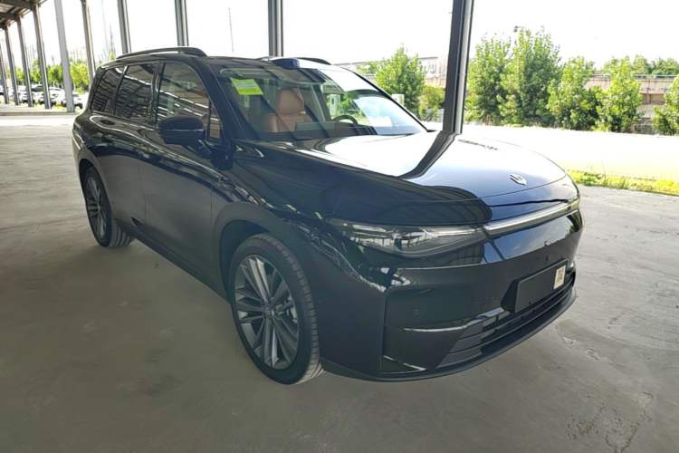 Used Leapmotor C16 2026 Extended-Range 280 LiDAR Zhizun Edition 6 Seats Front Right 45 Deg
