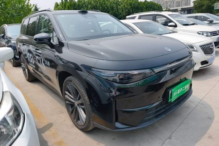 Used Leapmotor C16 2026 Extended-Range 280 LiDAR Zhizun Edition 6 Seats Front Right 45 Deg