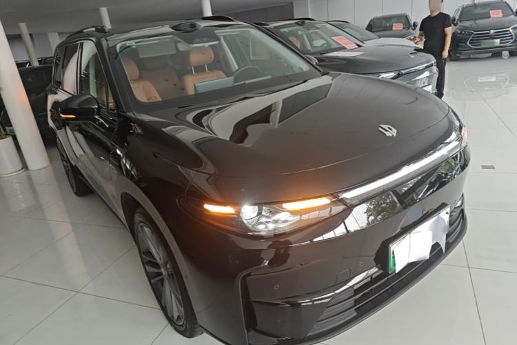 Used Leapmotor C16 2026 Extended-Range 280 LiDAR Zhizun Edition 6 Seats Front Right 45 Deg