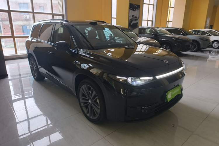Used Leapmotor C16 2026 Extended-Range 280 LiDAR Zhizun Edition 6 Seats Front Right 45 Deg