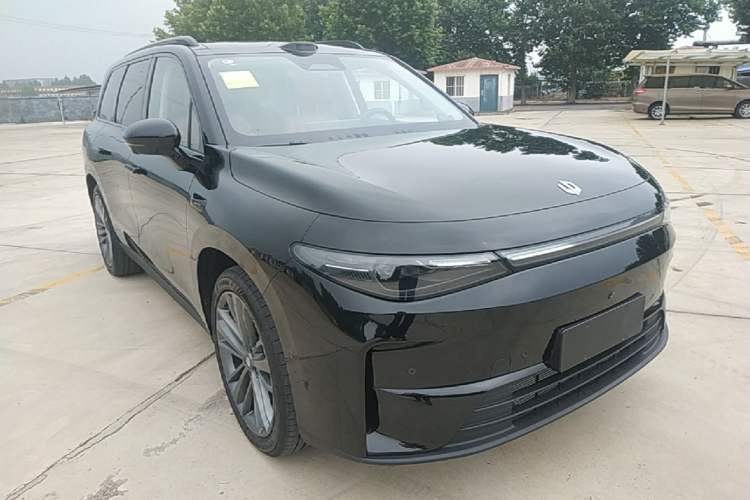 Used Leapmotor C16 2026 Extended-Range 280 LiDAR Zhizun Edition 6 Seats Front Right 45 Deg