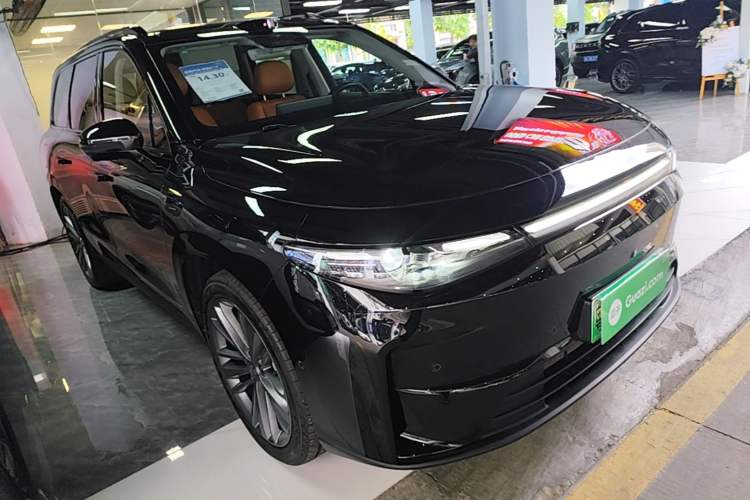 Used Leapmotor C16 2026 Extended-Range 280 LiDAR Zhizun Edition 6 Seats Front Right 45 Deg