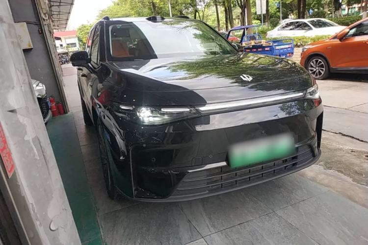 Used Leapmotor C16 2026 Extended-Range 280 LiDAR Zhizun Edition 6 Seats Front Right 45 Deg