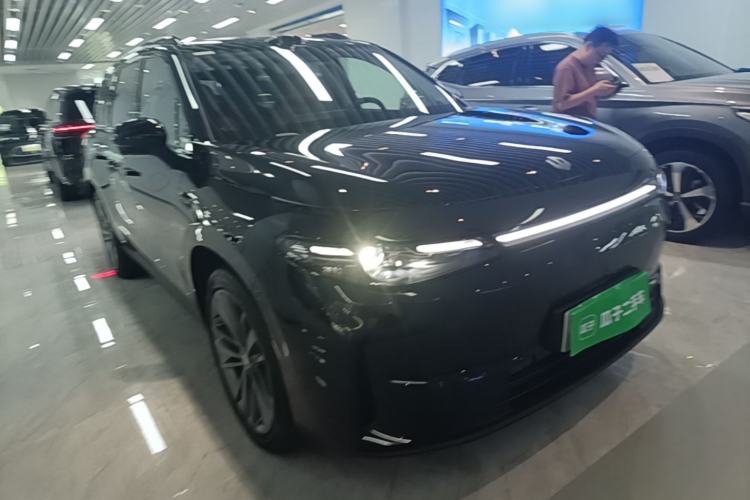 Used Leapmotor C16 2026 Extended-Range 280 LiDAR Zhizun Edition 6 Seats Front Right 45 Deg