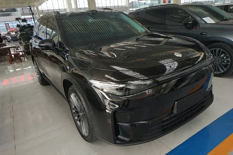 Used Leapmotor C16 2026 Extended-Range 280 LiDAR Zhizun Edition 5 Seats Front Right 45 Deg