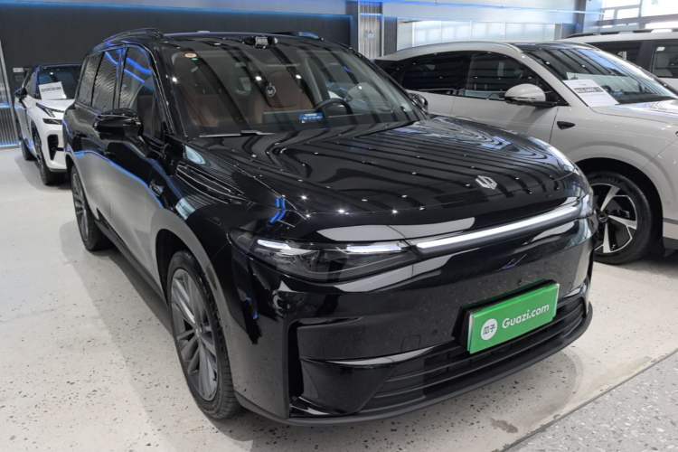 Used Leapmotor C16 2026 Extended-Range 280 LiDAR Zhizun Edition 6 Seats Front Right 45 Deg