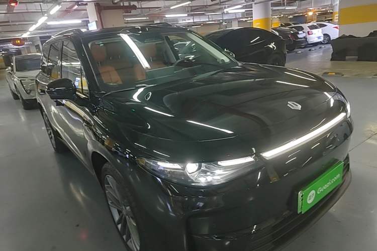 Used Leapmotor C16 2026 Extended-Range 280 LiDAR Zhizun Edition 6 Seats Front Right 45 Deg