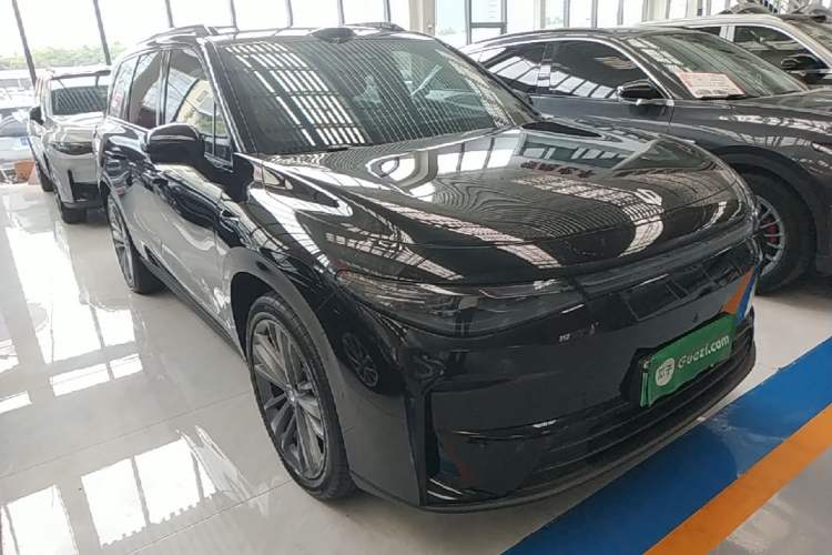 Used Leapmotor C16 2026 Extended-Range 280 LiDAR Zhizun Edition 6 Seats Front Right 45 Deg