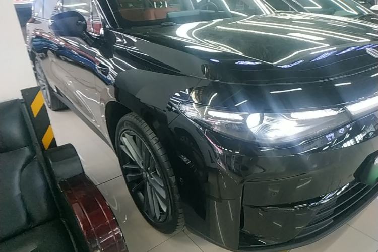 Used Leapmotor C16 2026 Extended-Range 280 LiDAR Zhizun Edition 6 Seats Front Right 45 Deg