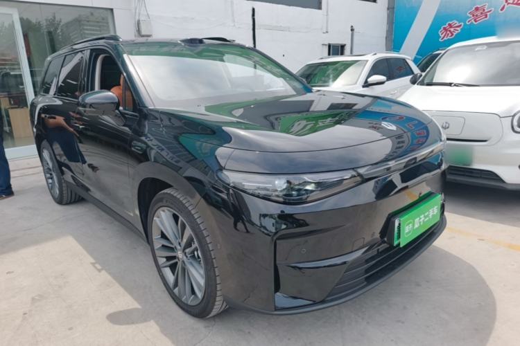 Used Leapmotor C16 2026 Extended-Range 280 LiDAR Zhizun Edition 6 Seats Front Right 45 Deg