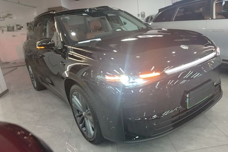 Used Leapmotor C16 2026 Extended-Range 280 LiDAR Zhizun Edition 6 Seats Front Right 45 Deg