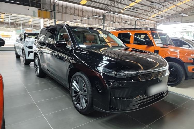 Used Leapmotor C16 2026 Extended-Range 280 LiDAR Zhizun Edition 6 Seats Front Right 45 Deg