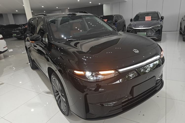 Used Leapmotor C16 2026 Extended-Range 280 LiDAR Zhizun Edition 6 Seats Front Right 45 Deg