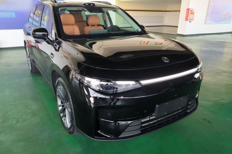 Used Leapmotor C16 2026 Extended-Range 280 LiDAR Zhizun Edition 6 Seats Front Right 45 Deg