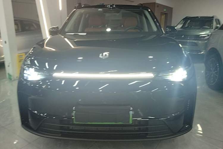 Used Leapmotor C16 2026 Extended-Range 280 LiDAR Zhizun Edition 6 Seats Front