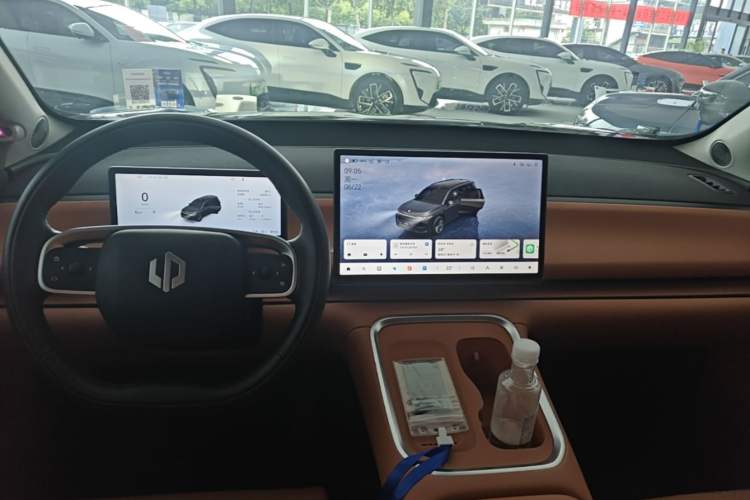 Used Leapmotor C16 2026 Extended-Range 280 LiDAR Zhizun Edition 6 Seats Gear Lever