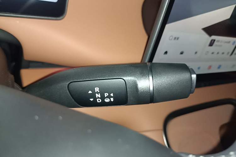 Used Leapmotor C16 2026 All-Electric 630 LiDAR Zhizun Edition 6 Seats Gear Lever