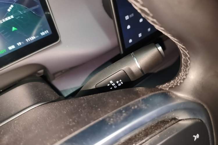 Used Leapmotor C16 2026 Range-Extended 200 Prestige 6-Seater Gear Lever