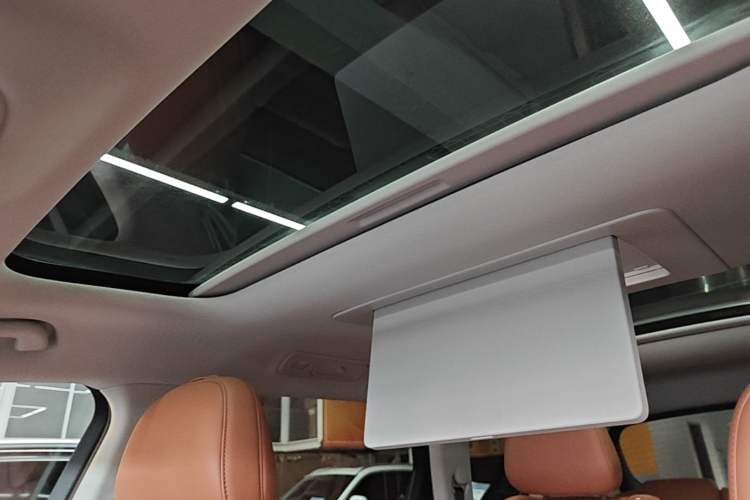 Used Leapmotor C16 2026 Extended-Range 280 LiDAR Zhizun Edition 6 Seats Headliner