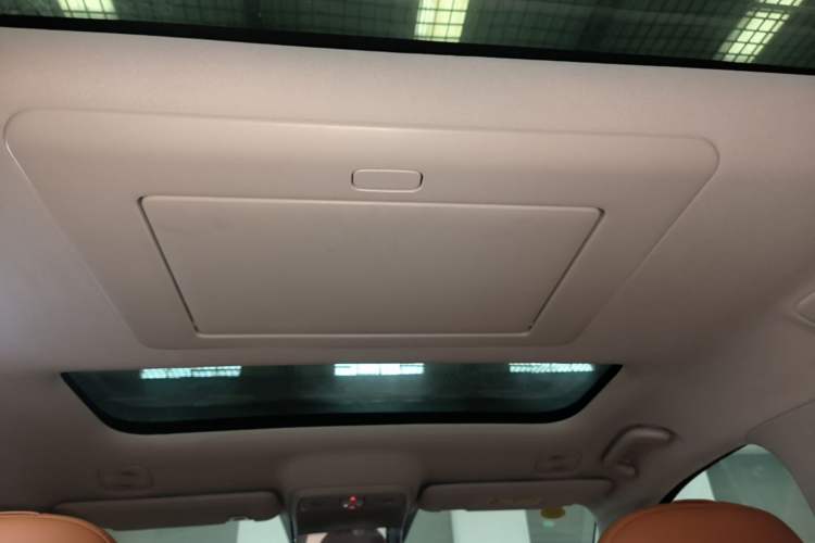 Used Leapmotor C16 2026 Extended-Range 280 LiDAR Zhizun Edition 6 Seats Headliner