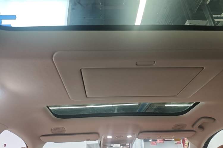 Used Leapmotor C16 2026 Extended-Range 280 LiDAR Zhizun Edition 6 Seats Headliner
