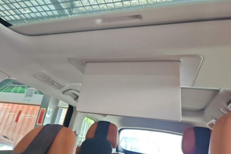 Used Leapmotor C16 2026 Extended-Range 280 LiDAR Zhizun Edition 6 Seats Headliner