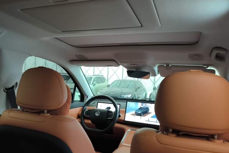 Used Leapmotor C16 2026 Extended-Range 280 LiDAR Zhizun Edition 6 Seats Headliner