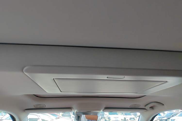 Used Leapmotor C16 2026 Extended-Range 280 LiDAR Zhizun Edition 6 Seats Headliner