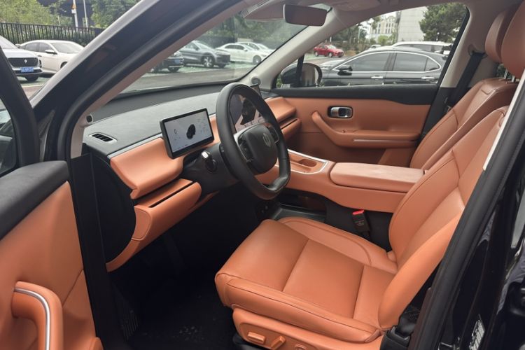 Used Leapmotor C16 2026 Extended-Range 280 LiDAR Zhizun Edition 6 Seats Interior 1