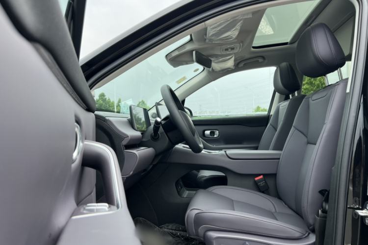 Used Leapmotor C16 2026 Extended-Range 280 LiDAR Zhizun Edition 6 Seats Interior 3