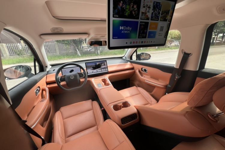 Used Leapmotor C16 2026 Extended-Range 280 LiDAR Zhizun Edition 6 Seats Interior 4