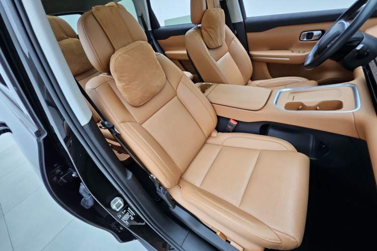 Used Leapmotor C16 2026 Extended-Range 280 LiDAR Zhizun Edition 6 Seats Interior 5