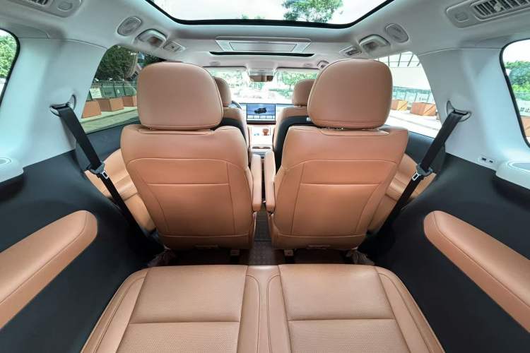 Used Leapmotor C16 2026 Extended-Range 280 LiDAR Zhizun Edition 6 Seats Interior 6