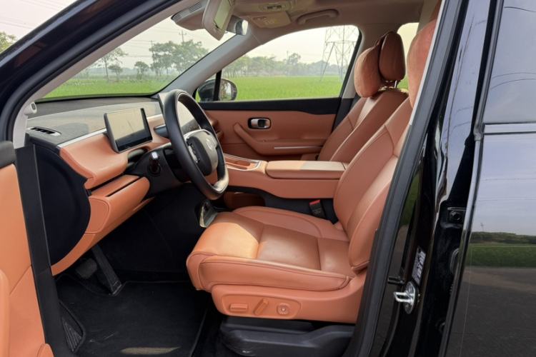 Used Leapmotor C16 2026 Extended-Range 280 LiDAR Zhizun Edition 6 Seats Interior 6